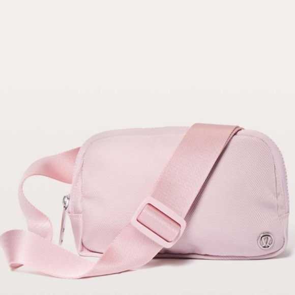 lululemon athletica Handbags - NWOT⎜Lululemon⎜Everywhere Belt Bag *1L⎜Misty Pink